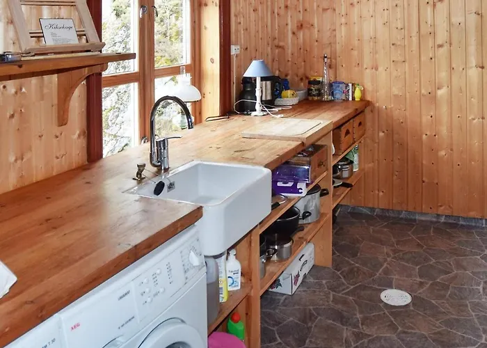 8 Person In Orskog-by Traum